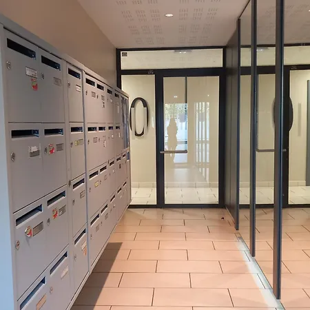 69a - Cosy Ideally Located Gerland 리옹