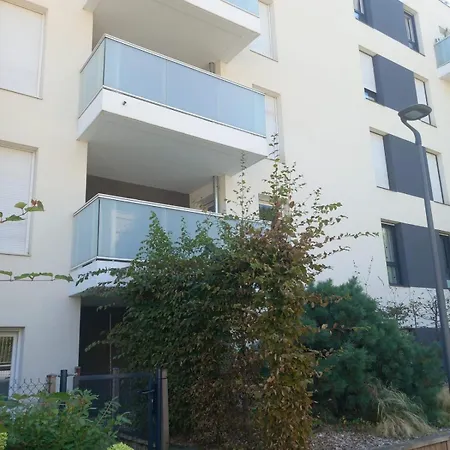 69a - Cosy Ideally Located Gerland
